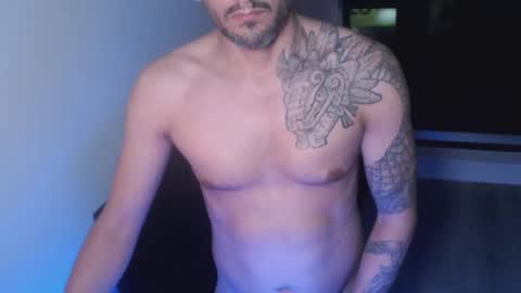 Snapshot of break_dusk chatting on May 17, 1:36 am break_dusk online show from May 17, 1:36 am