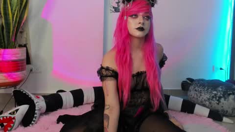 Snapshot of breakdownwaifu chatting on January 21, 3:59 am Rei online show from January 21, 3:59 am