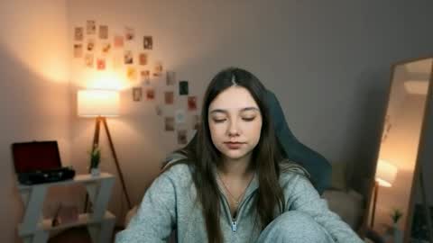 Rachel online show from March 25, 8:15 pm