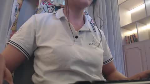 breakfastwithtiffanys online show from October 26, 7:20 pm