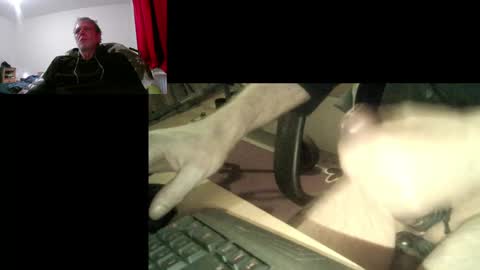 Snapshot of bremer64 chatting on December 9, 8:33 pm bremer64 online show from December 9, 8:33 pm