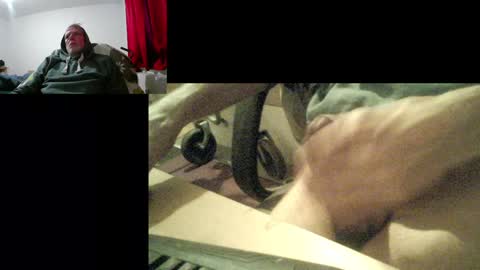 Snapshot of bremer64 chatting on February 5, 2:16 pm bremer64 online show from February 5, 2:16 pm