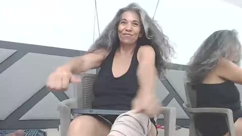 BRENDA VELASQUEZ online show from January 26, 6:48 pm