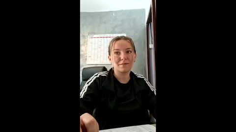 Snapshot of brendaaryas chatting on April 24, 7:33 am Brenda online show from April 24, 7:33 am