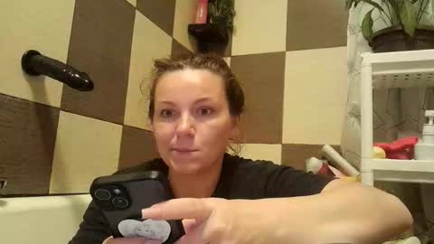 Snapshot of brendaaryas chatting on May 4, 7:32 pm Brenda online show from May 4, 7:32 pm