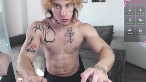 brendan__piks online show from October 18, 9:43 am