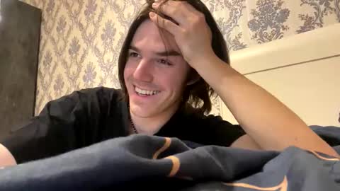 Snapshot of brendon000hardt chatting on November 8, 6:18 pm brendon000hardt online show from November 8, 6:18 pm