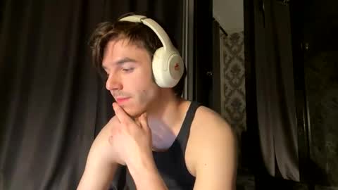 Snapshot of brendon000hardt chatting on February 2, 9:02 pm brendon000hardt online show from February 2, 9:02 pm