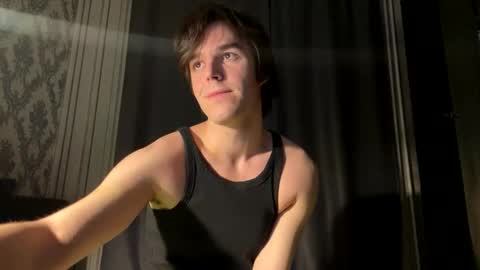 Snapshot of brendon000hardt chatting on February 13, 1:40 pm brendon000hardt online show from February 13, 1:40 pm