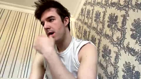 Snapshot of brendon000hardt chatting on March 1, 8:16 am brendon000hardt online show from March 1, 8:16 am
