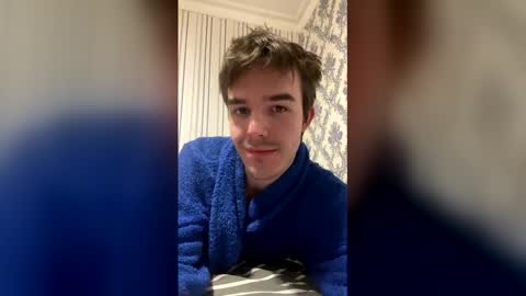 Snapshot of brendon000hardt chatting on March 3, 3:18 pm brendon000hardt online show from March 3, 3:18 pm