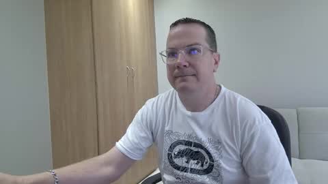 Brett online show from December 20, 9:05 am