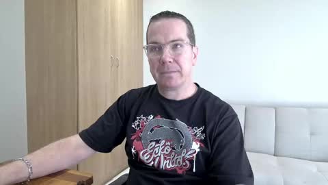 Snapshot of brettdj chatting on May 2, 1:27 pm Brett online show from May 2, 1:27 pm
