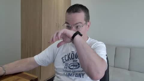 Snapshot of brettdj chatting on May 3, 1:50 pm Brett online show from May 3, 1:50 pm