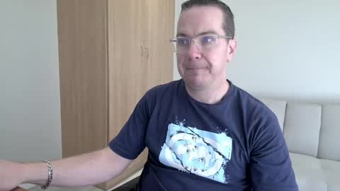 Snapshot of brettdj chatting on May 9, 12:10 pm Brett online show from May 9, 12:10 pm