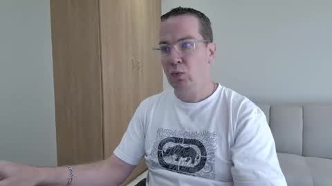 Snapshot of brettdj chatting on May 16, 11:53 am Brett online show from May 16, 11:53 am