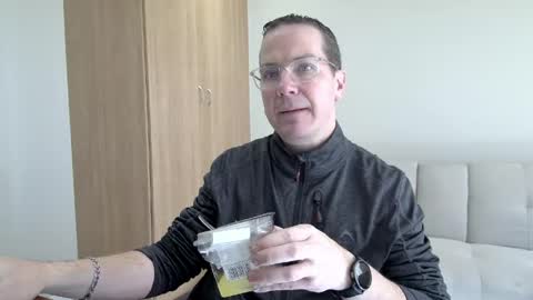Snapshot of brettdj chatting on May 23, 10:08 am Brett online show from May 23, 10:08 am