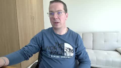 Snapshot of brettdj chatting on May 24, 1:49 pm Brett online show from May 24, 1:49 pm