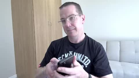 Snapshot of brettdj chatting on May 30, 11:29 am Brett online show from May 30, 11:29 am