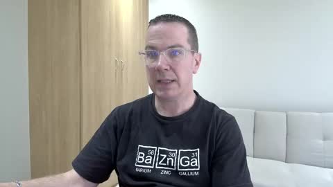 Snapshot of brettdj chatting on May 31, 12:45 pm Brett online show from May 31, 12:45 pm