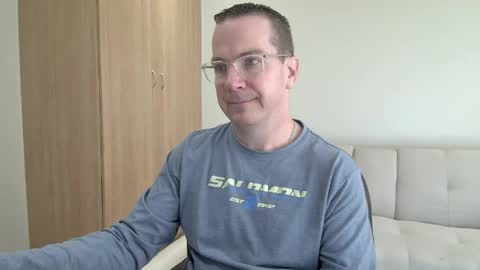 Snapshot of brettdj chatting on June 7, 12:31 pm Brett online show from June 7, 12:31 pm