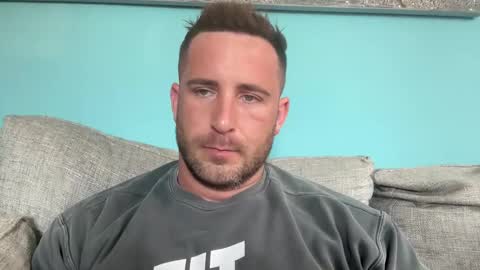 Snapshot of brettmycles chatting on March 6, 1:24 pm Brett Mycles online show from March 6, 1:24 pm