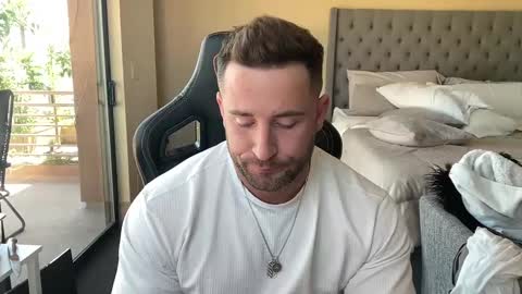 Snapshot of brettmycles chatting on September 16, 7:59 pm Brett Mycles online show from September 16, 7:59 pm