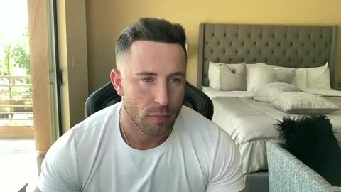 Snapshot of brettmycles chatting on September 26, 6:23 pm Brett Mycles online show from September 26, 6:23 pm