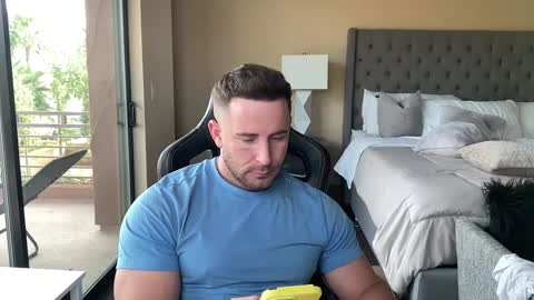 Snapshot of brettmycles chatting on September 27, 11:21 pm Brett Mycles online show from September 27, 11:21 pm