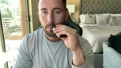 Brett Mycles online show from October 31, 5:47 pm