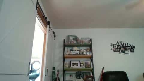 Snapshot of brettsky chatting on January 26, 8:34 pm hey online show from January 26, 8:34 pm