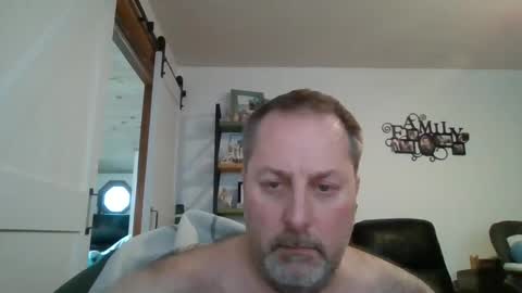 Snapshot of brettsky chatting on January 28, 9:19 pm hey online show from January 28, 9:19 pm