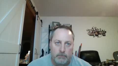 Snapshot of brettsky chatting on March 8, 1:28 am hey online show from March 8, 1:28 am