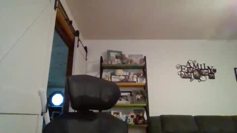 Snapshot of brettsky chatting on November 9, 5:11 pm hey online show from November 9, 5:11 pm