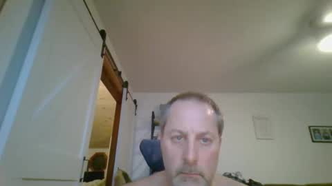 Snapshot of brettsky chatting on December 23, 12:52 am hey online show from December 23, 12:52 am