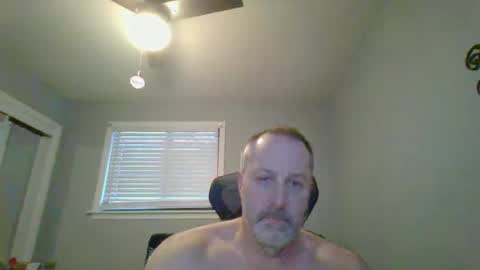 Snapshot of brettsky chatting on February 19, 9:55 pm hey online show from February 19, 9:55 pm