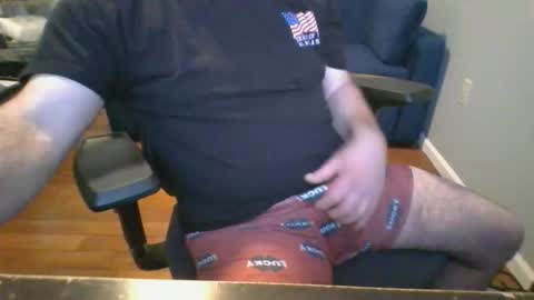 Snapshot of brettsky chatting on February 21, 10:33 pm hey online show from February 21, 10:33 pm