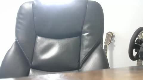 brian871001 online show from April 15, 2:57 pm