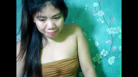 Snapshot of briana311387 chatting on February 13, 12:02 am im birana online show from February 13, 12:02 am