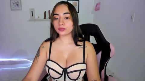 BRIANA online show from May 7, 12:16 am