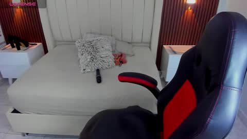 Snapshot of briana_z chatting on October 22, 3:18 am BRIANA online show from October 22, 3:18 am