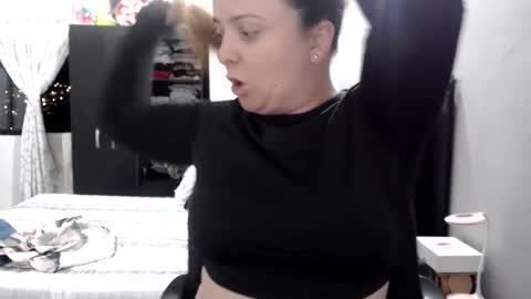 Snapshot of brianabarnes chatting on January 18, 11:55 pm brianabarnes online show from January 18, 11:55 pm