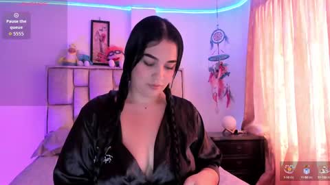     online show from November 8, 5:23 pm