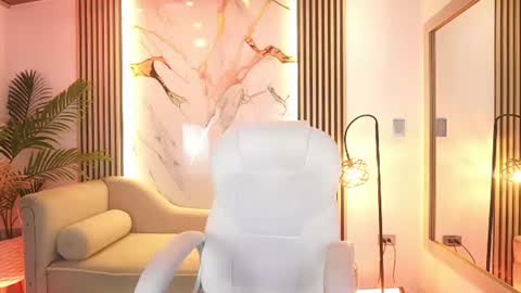 Briana Lane online show from June 13, 7:01 pm