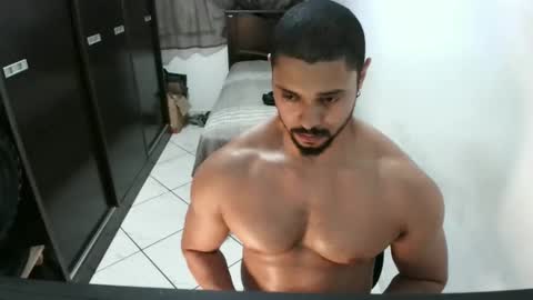 Snapshot of brianaries chatting on December 9, 10:20 pm brianaries online show from December 9, 10:20 pm