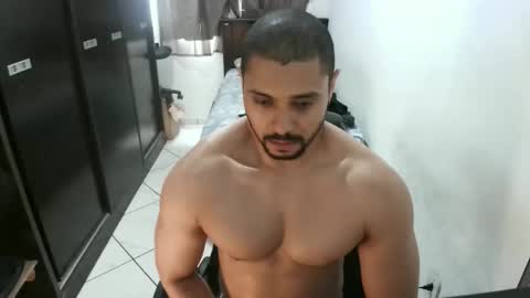 Snapshot of brianaries chatting on December 17, 4:57 pm brianaries online show from December 17, 4:57 pm