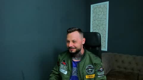 Snapshot of brianhunts chatting on May 19, 4:19 am Brian online show from May 19, 4:19 am