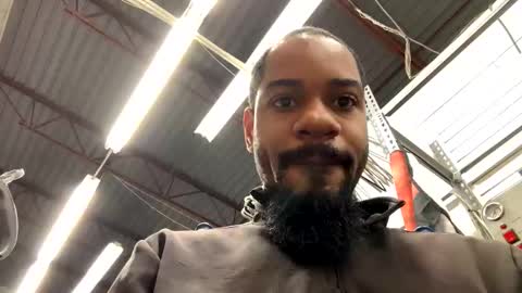 Snapshot of briankone97 chatting on April 17, 5:27 pm BRIANKONE97 online show from April 17, 5:27 pm