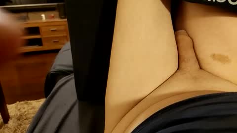 Snapshot of brianriver chatting on January 10, 1:29 am brianriver online show from January 10, 1:29 am