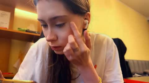 Jade online show from March 1, 1:35 pm